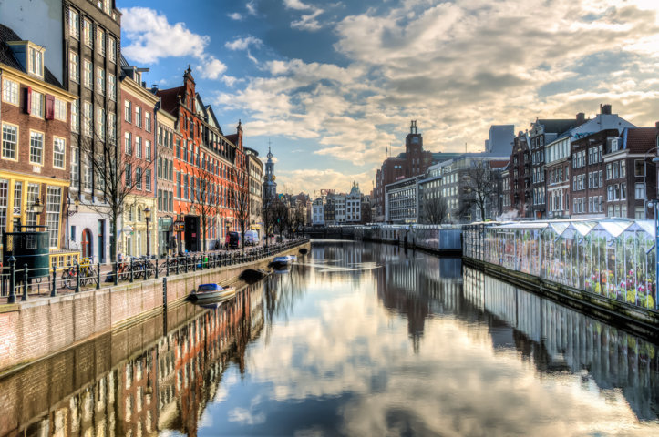 photo-1-amsterdam_-_the_canal_ring_8652262148-fileminimizer