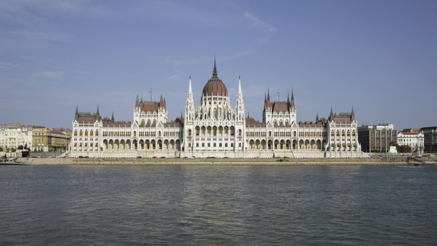 photo-1-hun-2015-budapest-hungarian_parliament_budapest_2015-01-fileminimizer