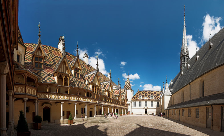 photo-1-hostel_dieu_beaune-fileminimizer