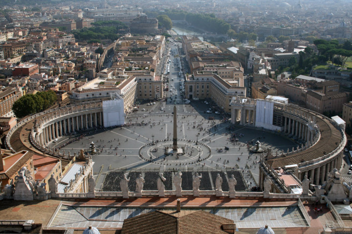 photo-2-0_place_saint-pierre_-_vatican_1-fileminimizer