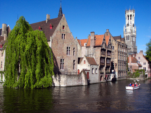 photo-2-brugge-canalrozenhoedkaai-fileminimizer