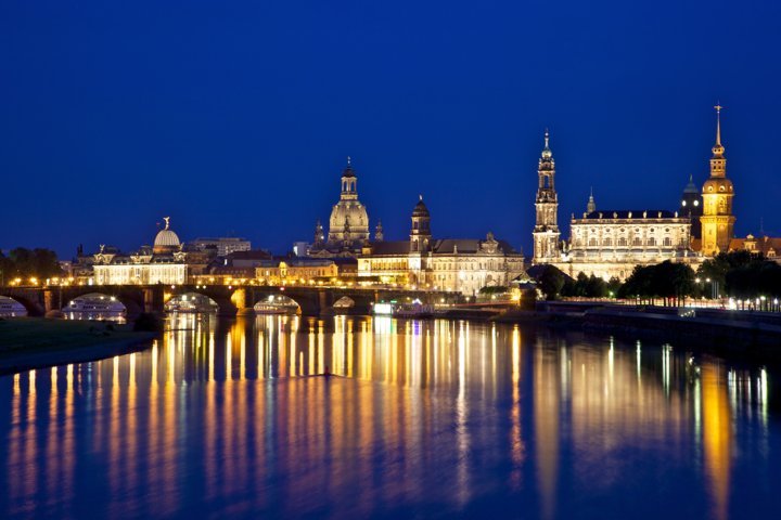 photo-2-dresden_from_albertbrucke-fileminimizer