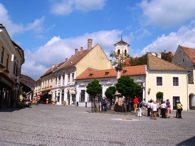 photo-2-the_main_square_szentendre_hungary-fileminimizer