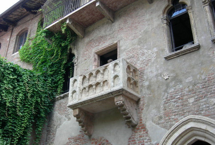 photo-3-casa_di_giulietta_verona_-_balcony-fileminimizer