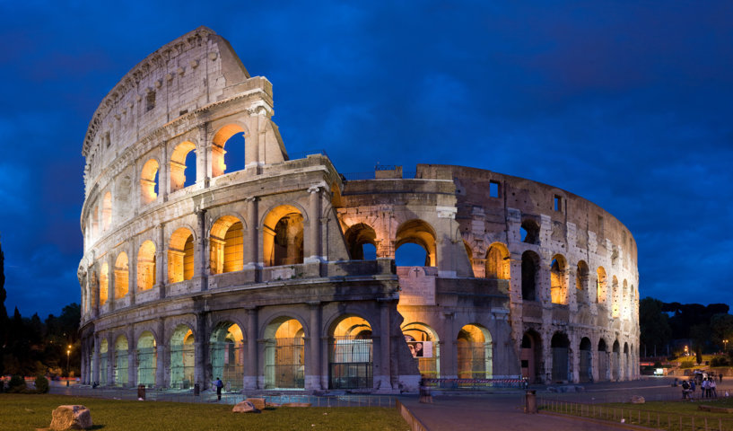 photo-3-colosseum_in_rome_italy_-_april_2007-fileminimizer