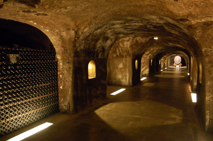 photo-3-epernay_champagne_moet_chandon_cave-fileminimizer