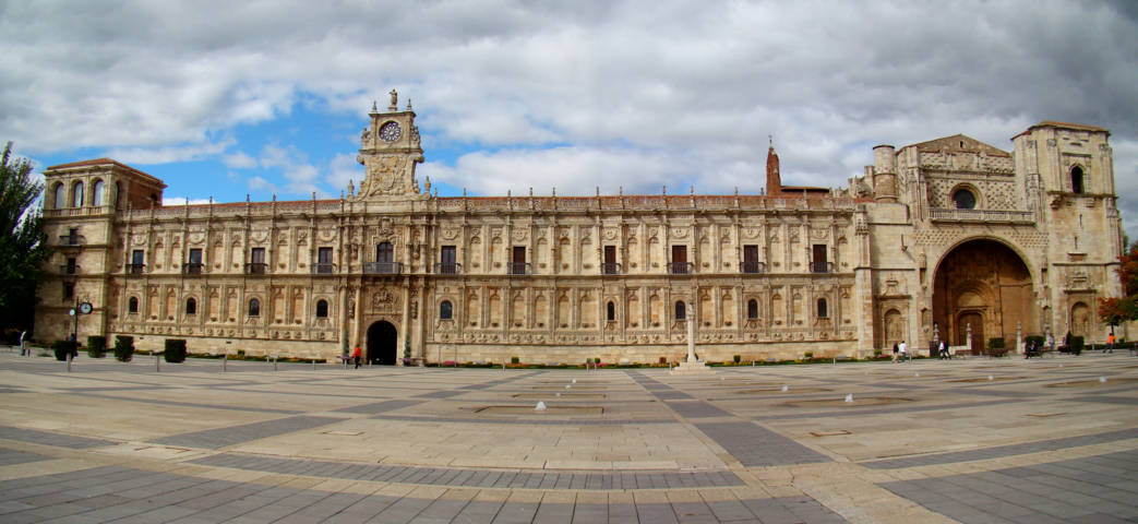 photo-3-leon-san-marcos-panorama-fileminimizer