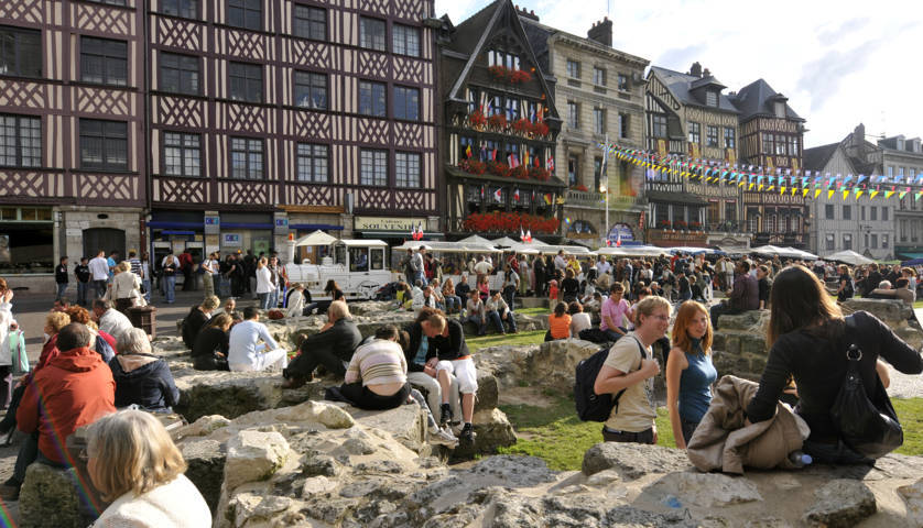 photo-3-old-market-place-in-rouen-fileminimizer