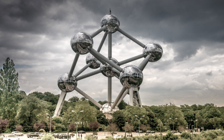 atomium-structure-at-brussels-belgium-fileminimizer