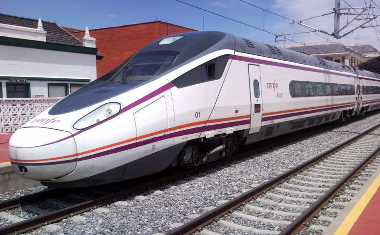 P3.Serie_114_de_Renfe_en_Valladolid-Campo_Grande (FILEminimizer)